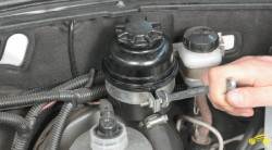 Замена рабочей жидкости гидроусилителя рулевого управления Chevrolet Niva