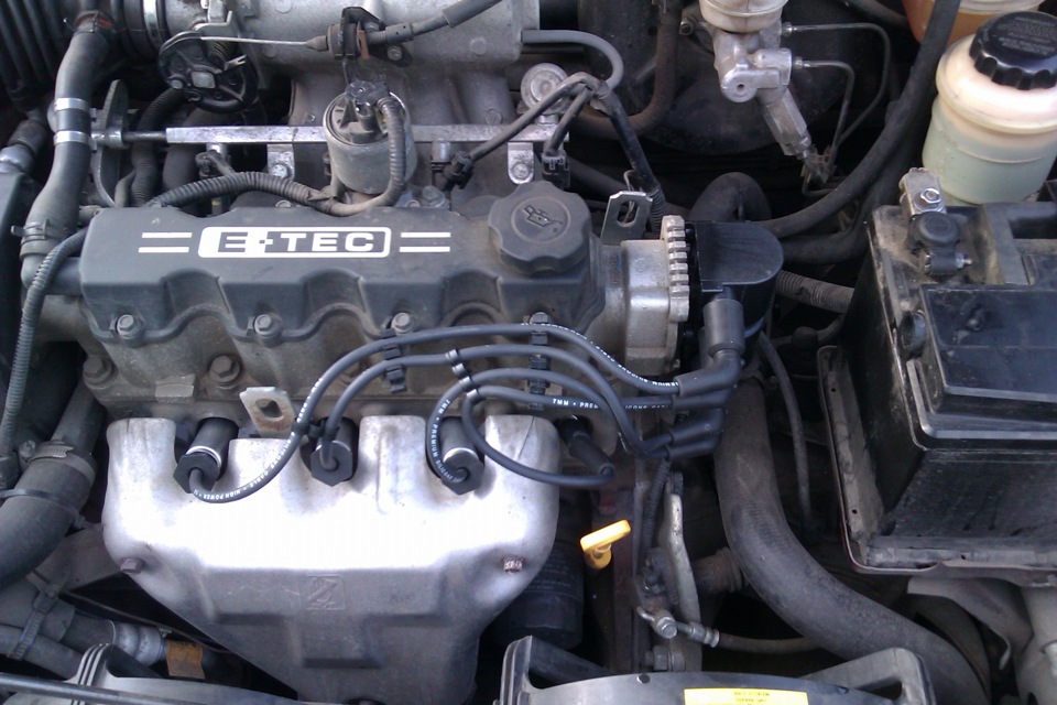 Установленная катушка зажигания на двигатель A15SMS Daewoo Nexia N150