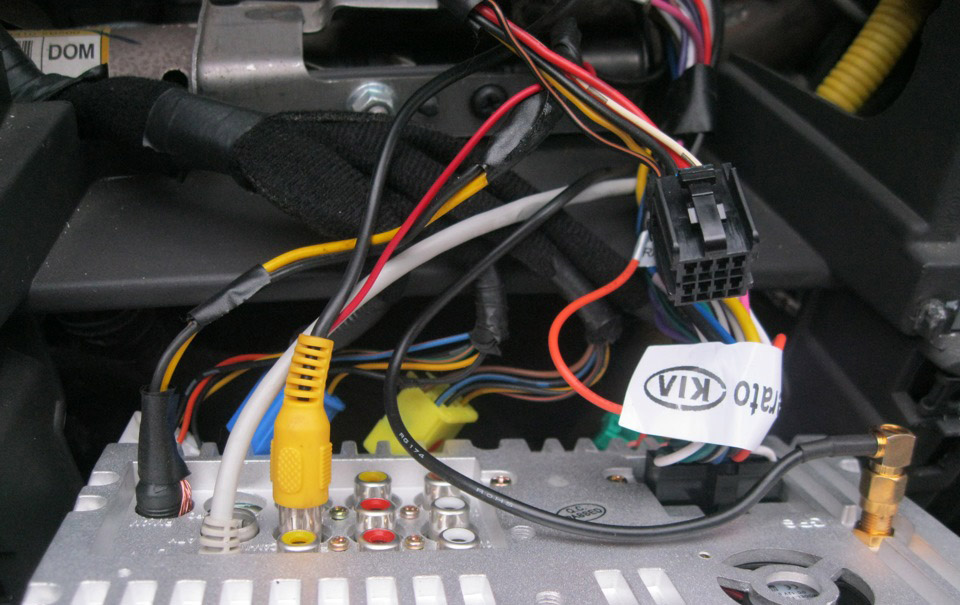 Отсоединить магнитолу Hyundai Santa Fe CM 2006-2012