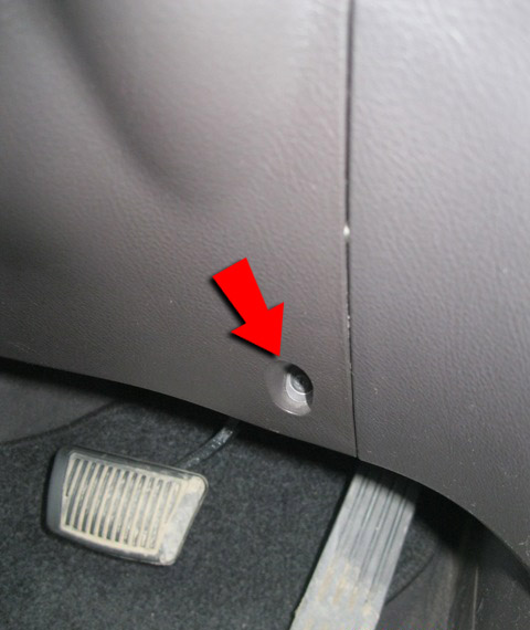 Открутить панель торпеды на Hyundai Santa fe CM 2006-2012