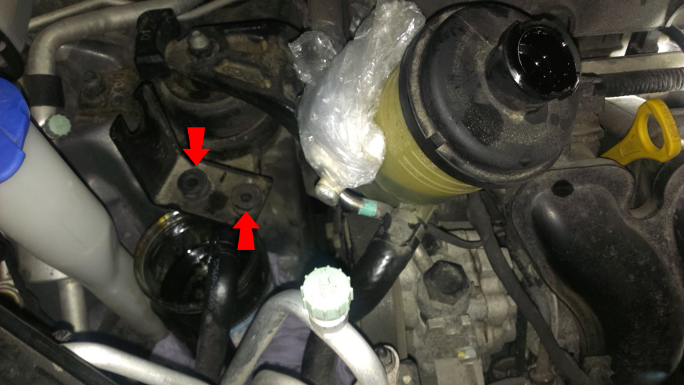 Фиксаторы бачка ГУР на Hyundai Santa Fe CM 2006-2012