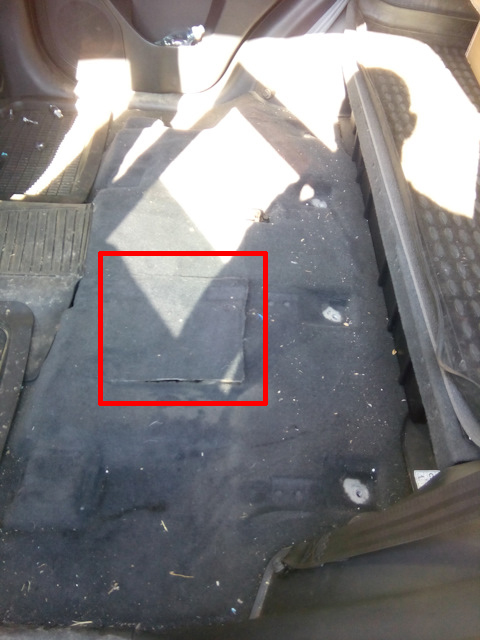 Расположение топливного модуля на Hyundai Santa Fe CM 2006-2012