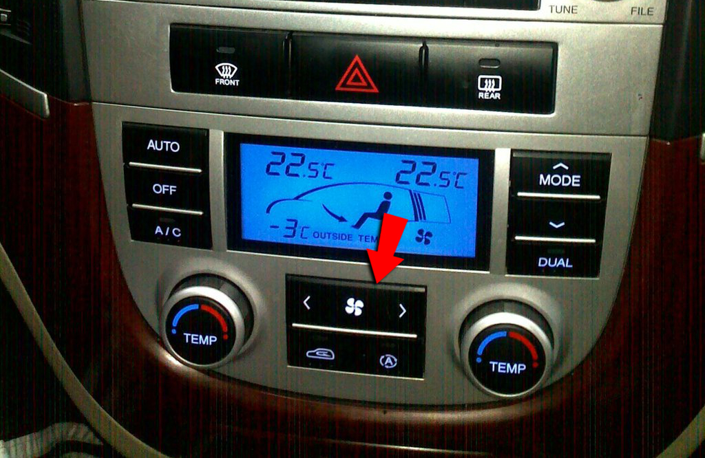 Кнопка скорости вентилятора на Hyundai Santa Fe CM 2006-2012