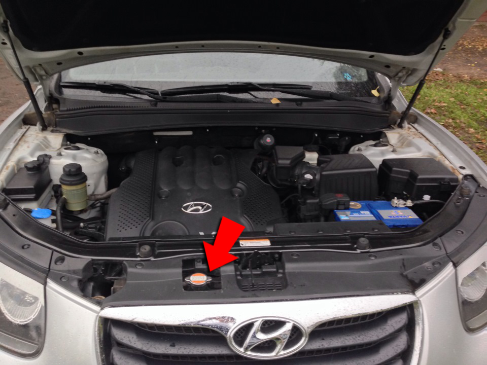 Наливная пробка горловины радиатора на Hyundai Santa Fe CM 2006-2012