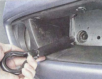 Буксирная проушина Nissan Primera