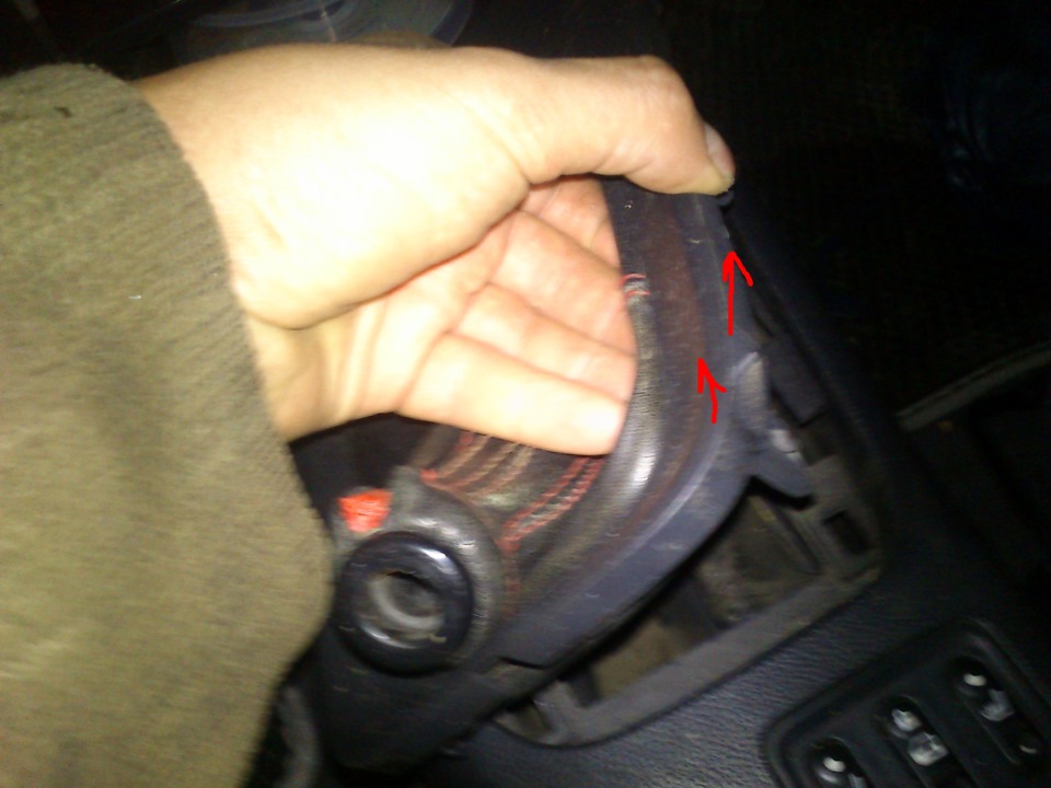 Снимаем кожух Nissan Primera
