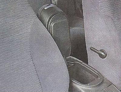 Вещевой отсек Nissan Primera