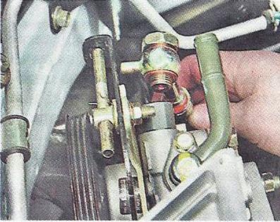 Как снять гур на ниссан примера р12 - Установите насос гидроусилителя рулевого управления и ремень происходит протекание