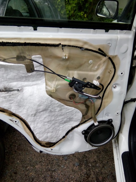 Задние двери без карты Toyota RAV4