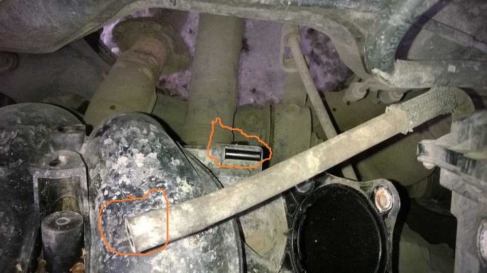 Стягивание шланга двигателя Toyota RAV4