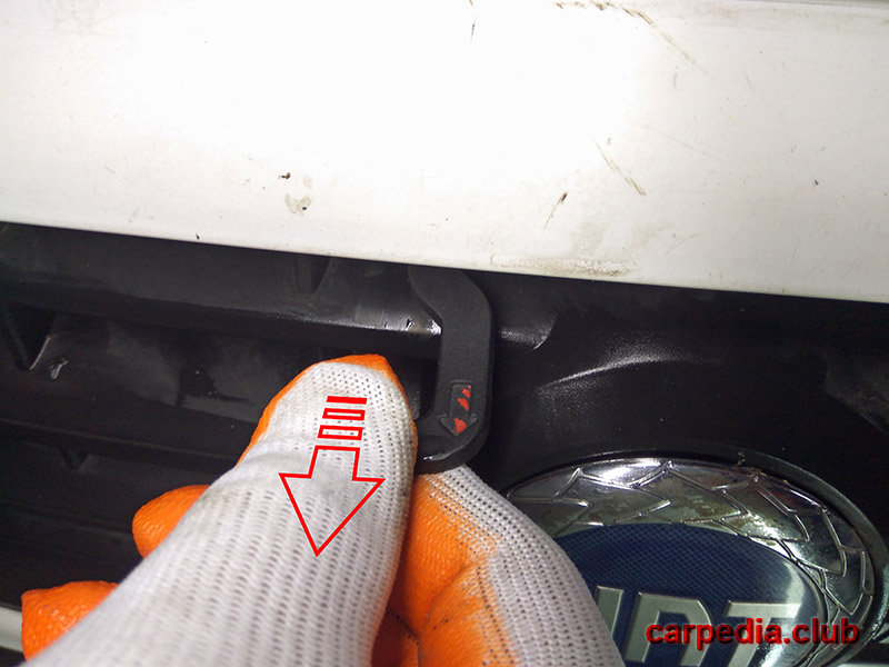 Рычаг открывания капота Fiat Doblo I 2007