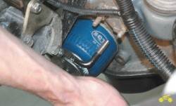 Замена масла в двигателе и масляного фильтра Chevrolet Niva