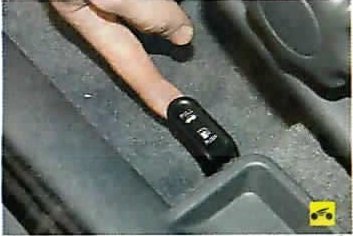 Рукоятка открытия замка багажника Nissan Almera