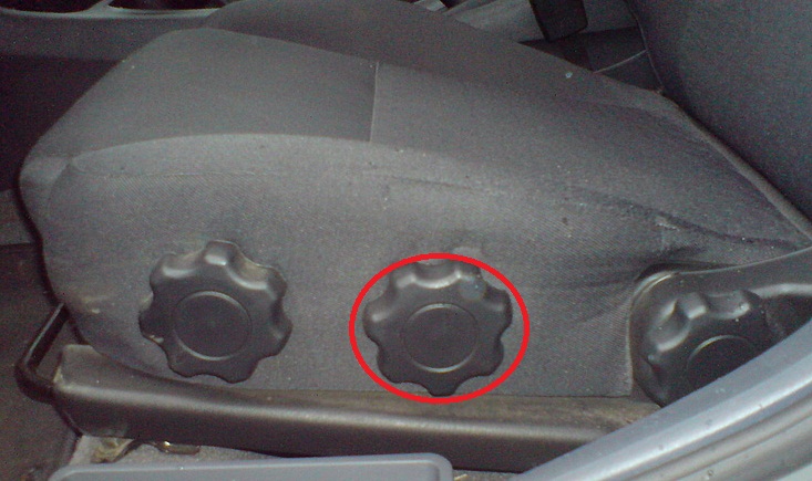 Задняя рукоятка регулировки подушки сиденья Nissan Almera Classic