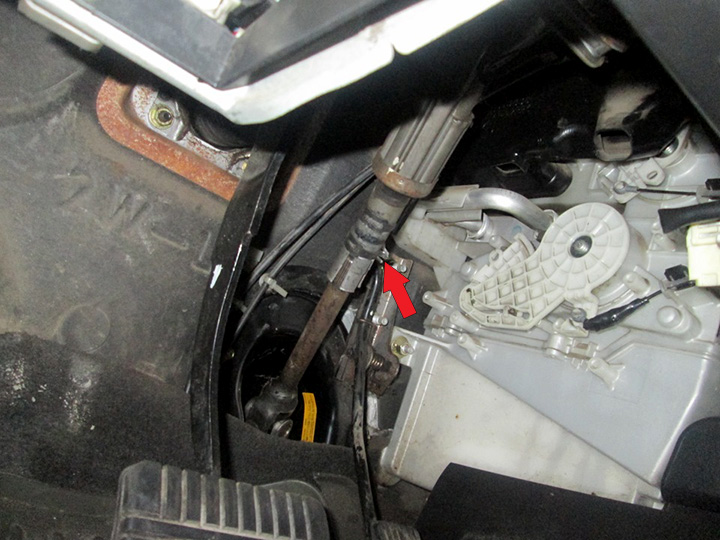 Хомуты на рулевой колонке Mitsubishi Outlander