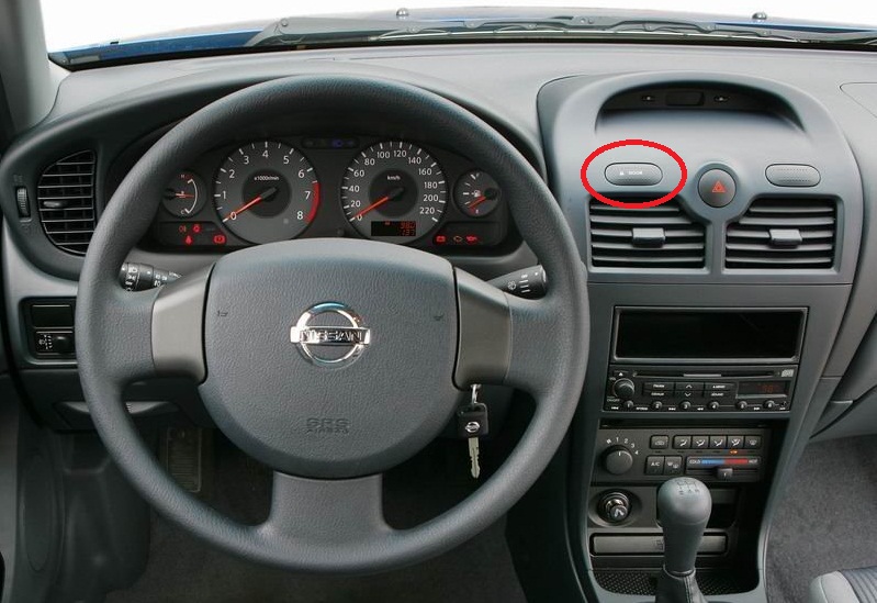Кнопка управления замками дверей Nissan Almera Classic