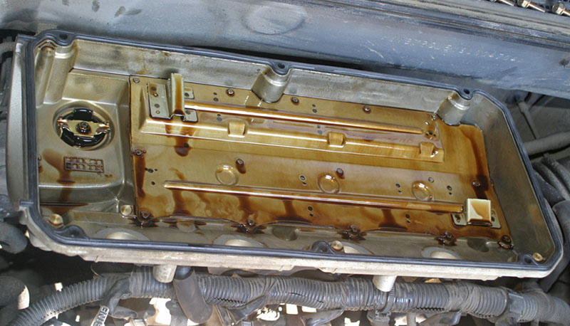 Новая прокладка на крышке ГБЦ двигатель 4G69 Mitsubishi Outlander I 2003 - 2008