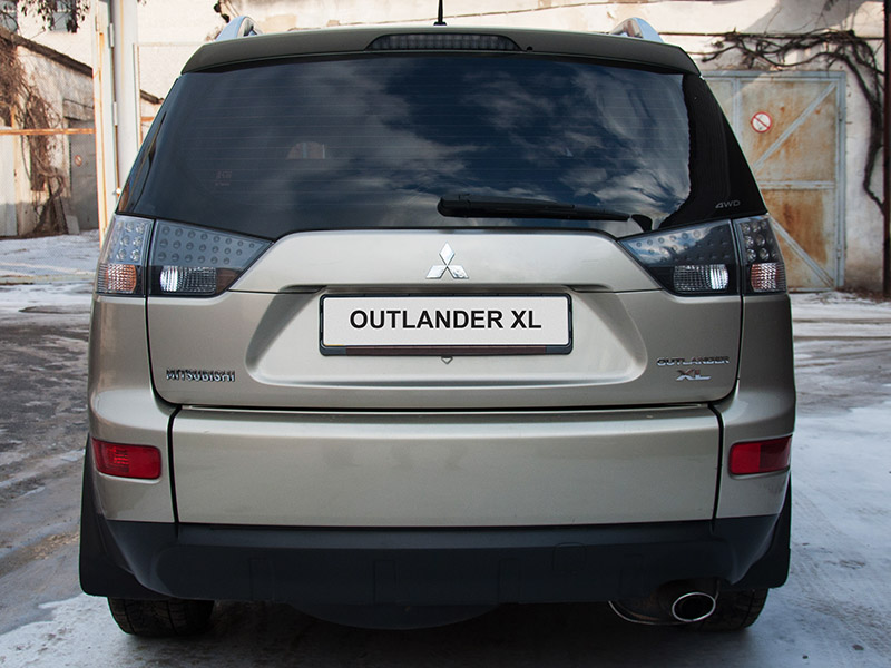 Задние фонари освещения автомобиля Mitsubishi Outlander XL