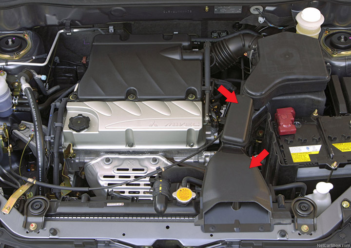 Расположение воздухозаборника и патрубка воздушного фильтра Mitsubishi Outlander I 2003 - 2008