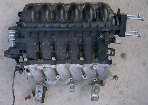 Снятый впускной коллектор двигателя 6B31 Mitsubishi Outlander XL