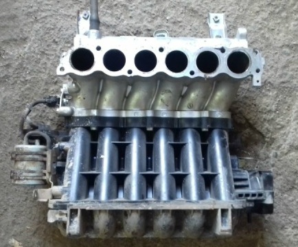 Снятый впускной коллектор двигателя 6B31 Mitsubishi Outlander XL