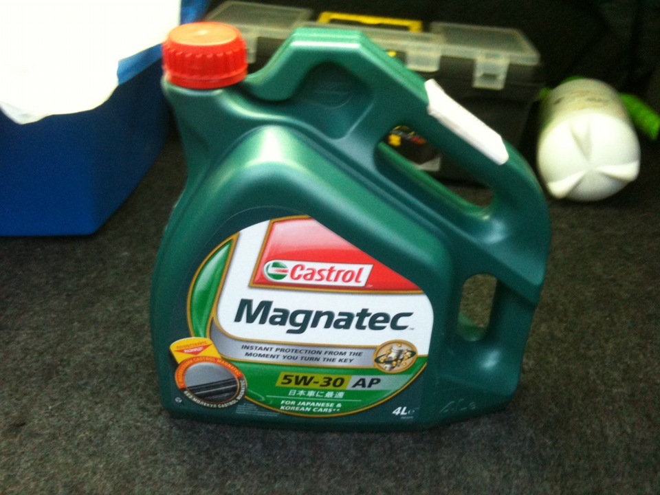 Моторное масло для Хендай акцент ТАГАЗ 1.5. Castrol Magnatec 5w30. Масло для Хендай акцент 1.5 16.