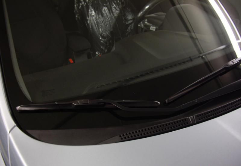 Гибридные дворники на автомобиле Hyundai Solaris 2010-2016
