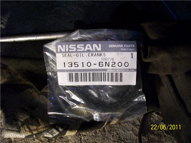 Новый сальник коленвала Nissan Primera
