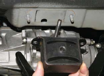 Кронштейн подвески, раздаточной коробки Chevrolet Niva