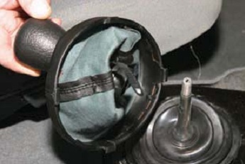 Чехол рукоятки рычага управления раздаточной коробки Chevrolet Niva