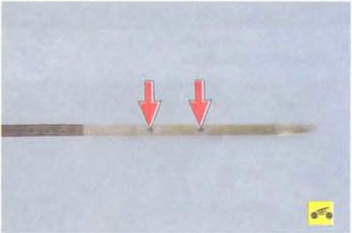 Масляный щуп Лансер 10 1.5 АКПП. Щуп Лансер 9 1,8. Нормальный уровень масла в двигателе Митсубиси Лансер 10. Щуп масла Лансер 10 1.5.