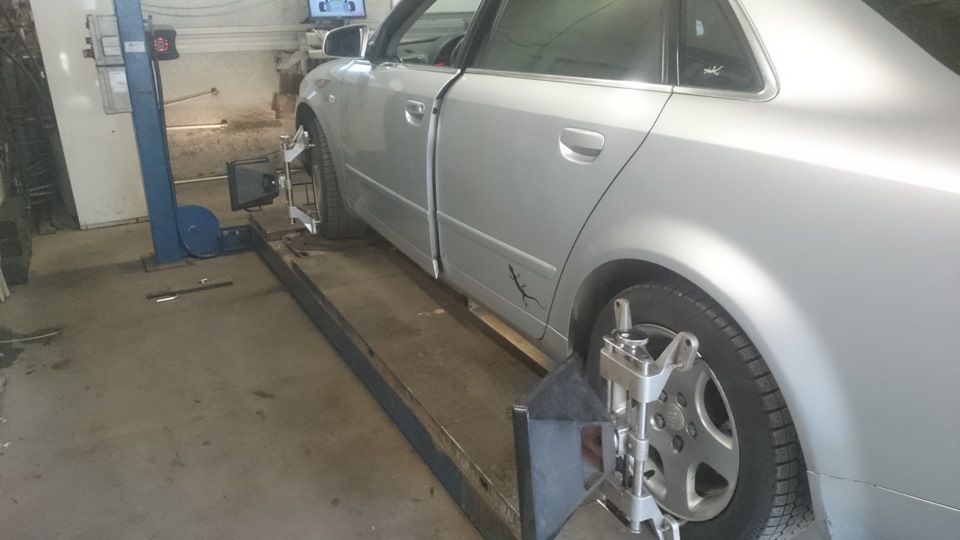 Регулировка углов установки колес Audi A4 2