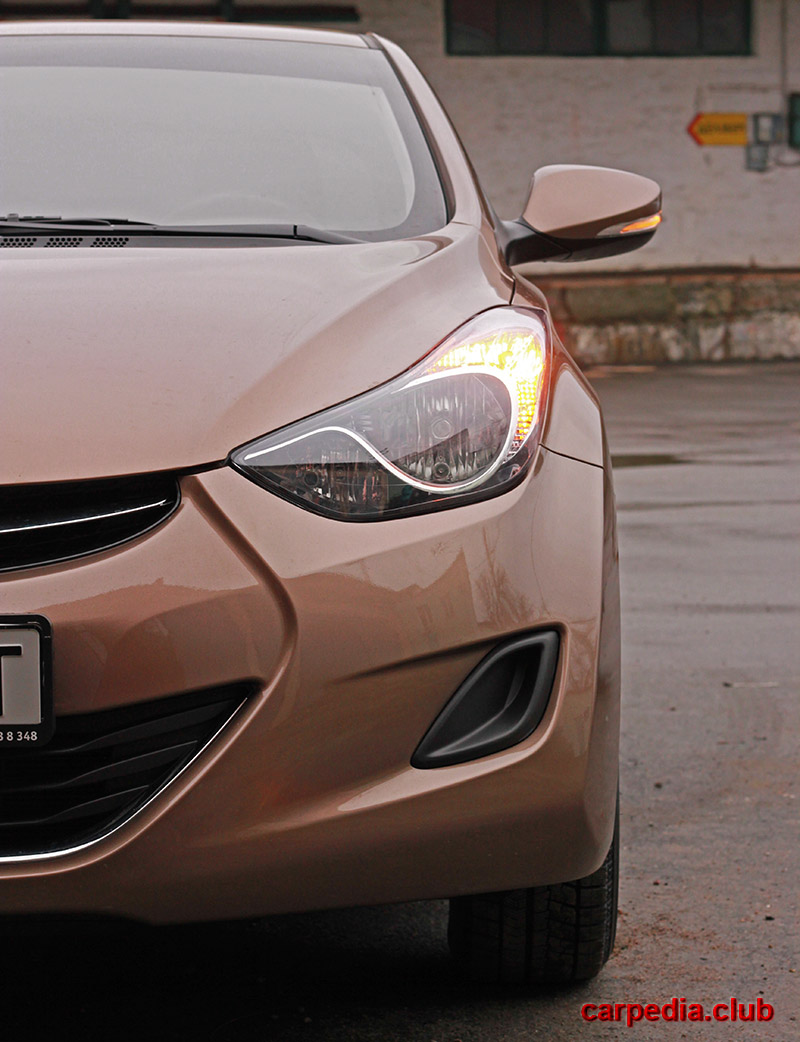 Лампы переднего указателя поворота 18642-21007N на автомобиле Hyundai Elantra J5 MD