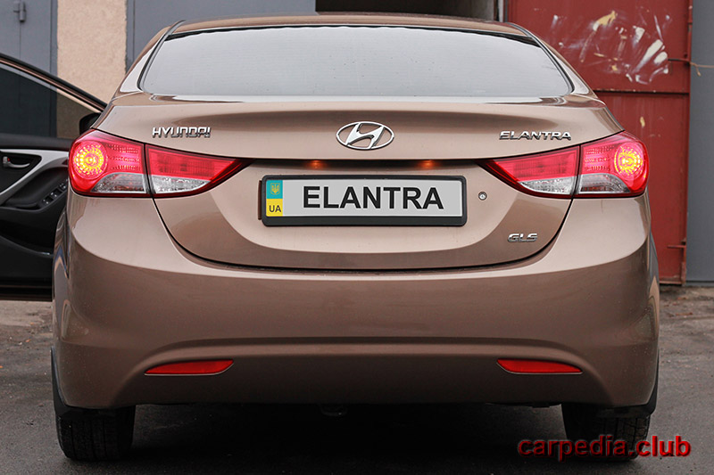 Лампы заднего стоп-сигнала 18644-21058L на автомобиле Hyundai ix35