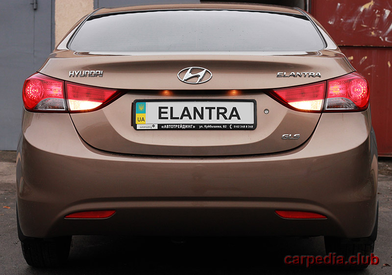 Лампы заднего хода 18643--18004N на автомобиле Hyundai Elantra J5 MD