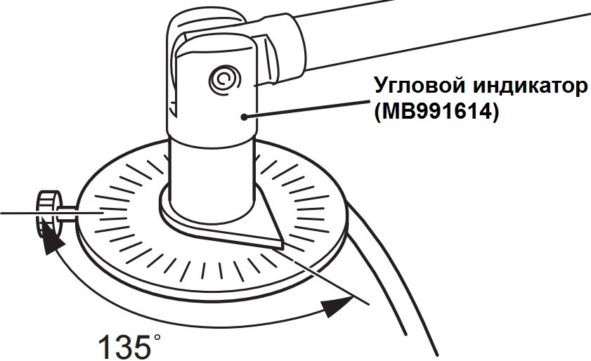 Доворачивание специальным инструментом болтов крепления балансирного механизма в сборе с масляным насосом двигателя 4B12 Peugeot 4007