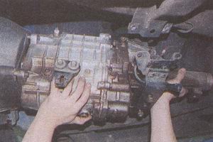 Наклоняем двигатель назад ГАЗ 31105 Волга