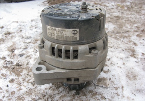 Снятый генератор 9402.3701-01 Chevrolet Niva