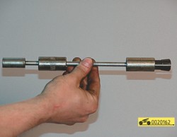 Так выглядит инерционный съемник маслосъемных колпачков ГАЗ 31105 Волга