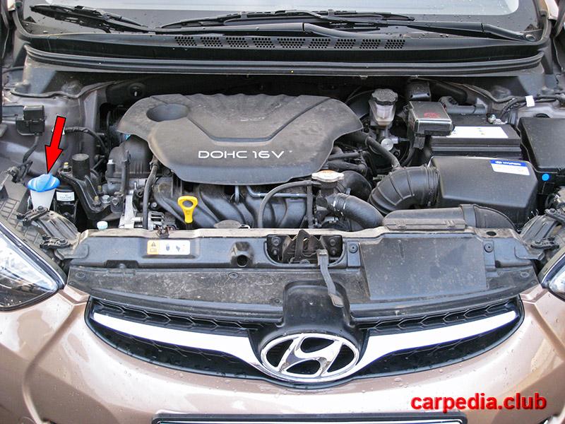 Расположение бачка омывателя на автомобиле Hyundai Elantra J5 MD
