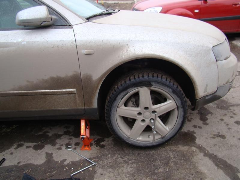 Поднятие машины на домкрат Audi A4