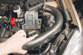 Снимаем воздухозаборник Nissan Qashqai