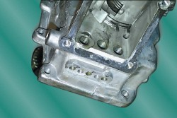 Установите стопорные плунжеры ГАЗ 31105 Волга