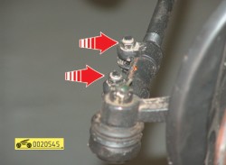 Затяните гайки болтов стяжных хомутов ГАЗ 31105 Волга