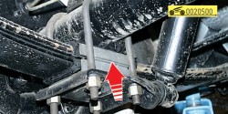 Очистите стремянки рессоры от ржавчины ГАЗ 31105 Волга