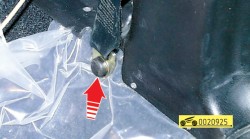 Болт нижнего крепления ремня ГАЗ 31105 Волга
