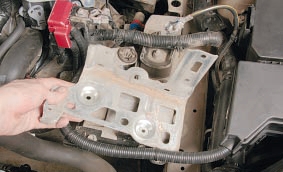 Полка аккумуляторной батареи Nissan Qashqai