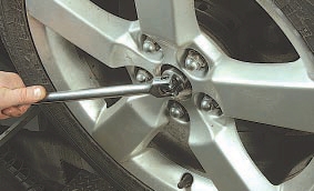 Гайка ступицы колеса Nissan Qashqai