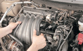 Впускной коллектор двигателя Nissan Qashqai