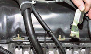 Замена прокладки крышки головки блока цилиндров Chevrolet Niva